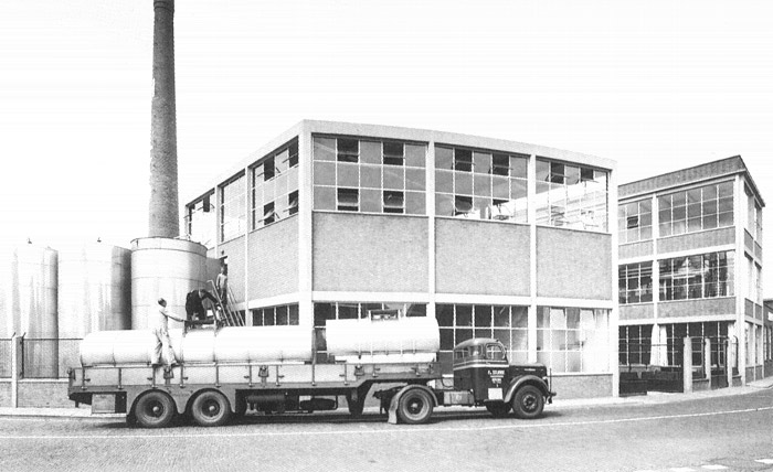 De Hilkofabriek omstreeks 1958