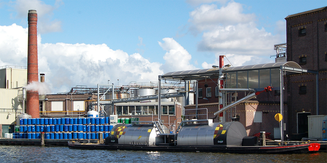 Langs de Zaan - Tank-sleepschip van Gerkens