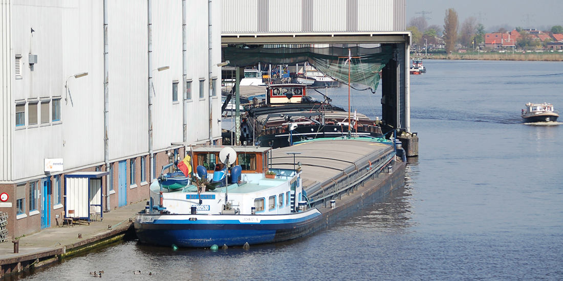Langs de Zaan - Motorvrachtschip May Flower