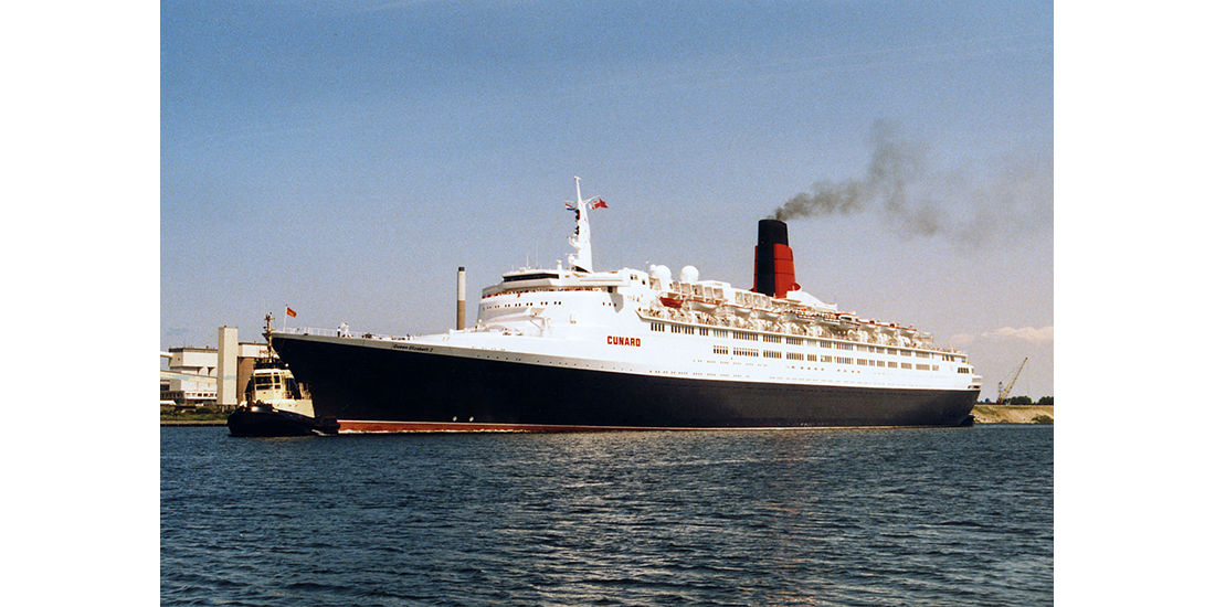 Queen Elizabeth 2 in IJmuiden