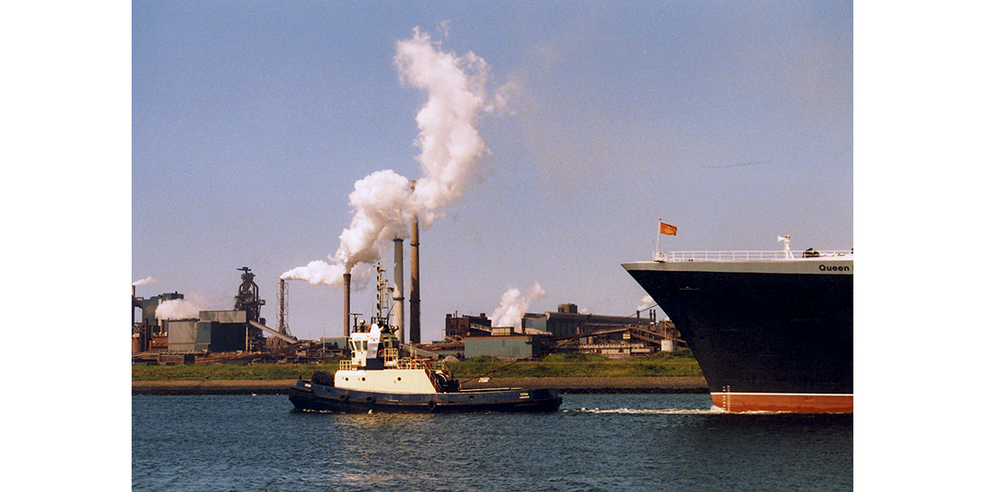 Queen Elizabeth 2 in IJmuiden
