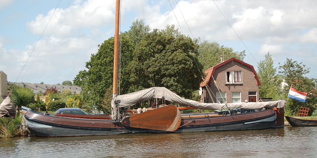 Skûtsje langs de Noordervaartdijk