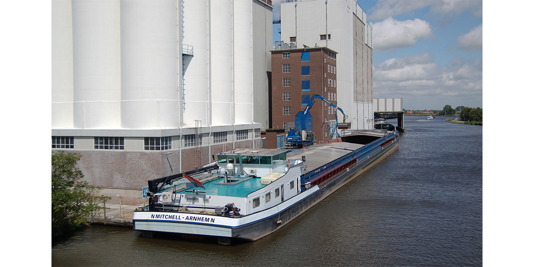 Langs de Zaan - Motorvrachtschip Mitchell