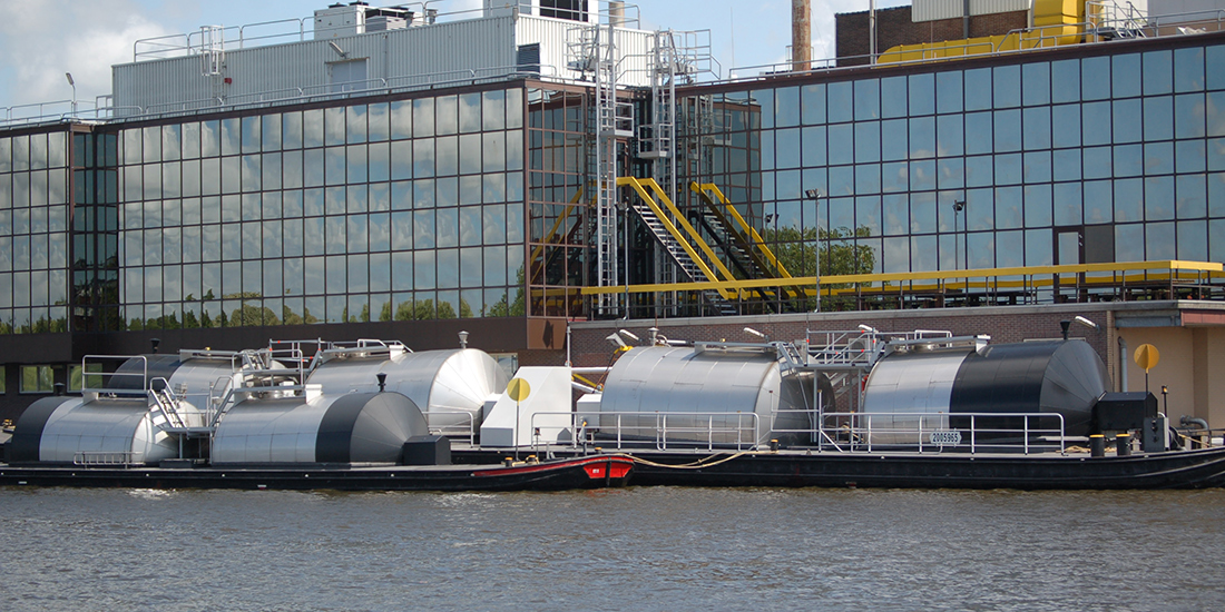 Langs de Zaan - Gerkens vloot van tank-sleepschepen