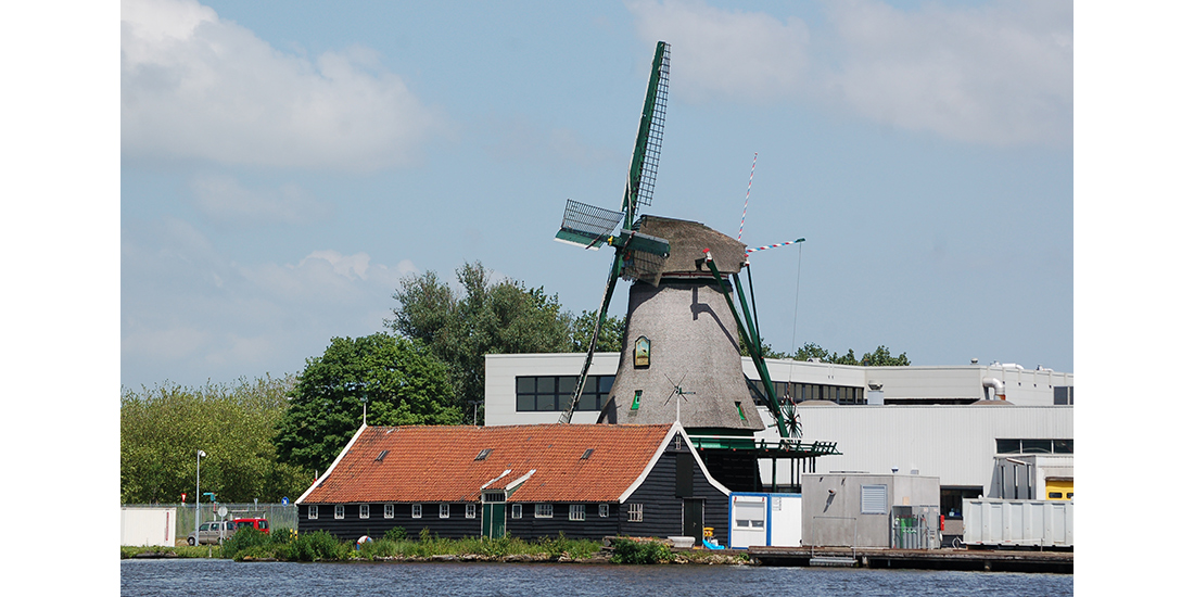 Stellingmolen De Ooievaar aan de Diederik Sonoyweg