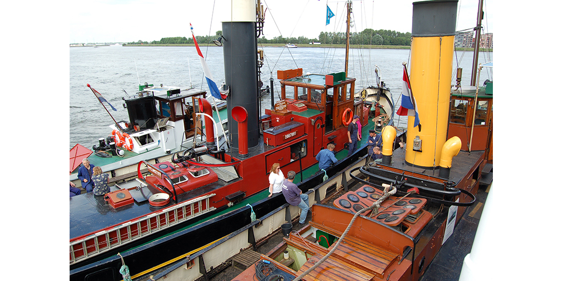 HMS Elfin in Drodrecht