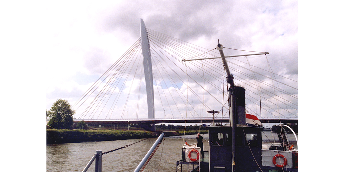 HMS Elfin op het Amsterdam Rijnkanaal