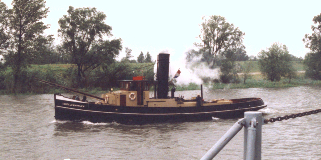 Stoomsleepboot Scheelenkuhlen op de Lek