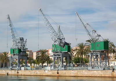 Gerenoveerden Havenkranen in Tarragona